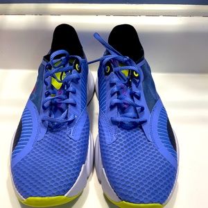 Nike cross trainers. Size 9.5.